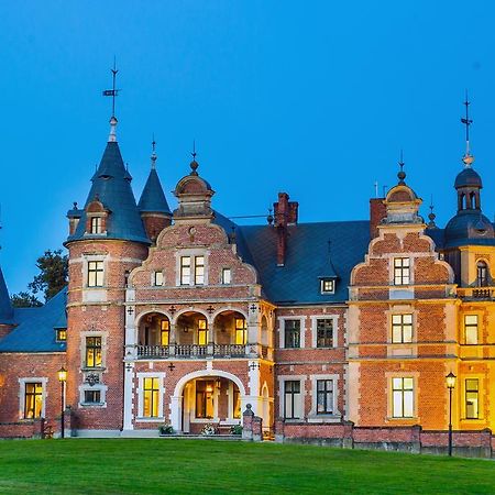 Palac Kobylniki Hotel Obrzycko Exterior foto