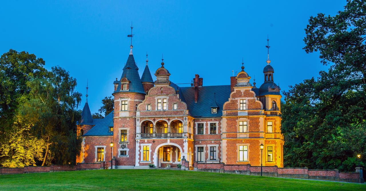 Palac Kobylniki Hotel Obrzycko Exterior foto